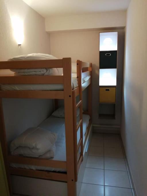 Le Soleil D Eugenie Appartement Dans Residence Avec Piscine Commune Pres De Carcassonne Olonzac Exteriör bild