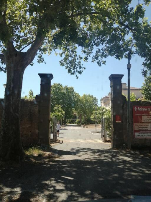 Le Soleil D Eugenie Appartement Dans Residence Avec Piscine Commune Pres De Carcassonne Olonzac Exteriör bild