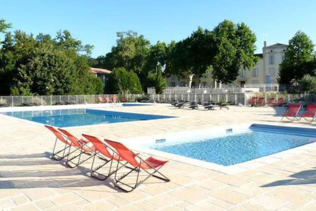 Le Soleil D Eugenie Appartement Dans Residence Avec Piscine Commune Pres De Carcassonne Olonzac Exteriör bild