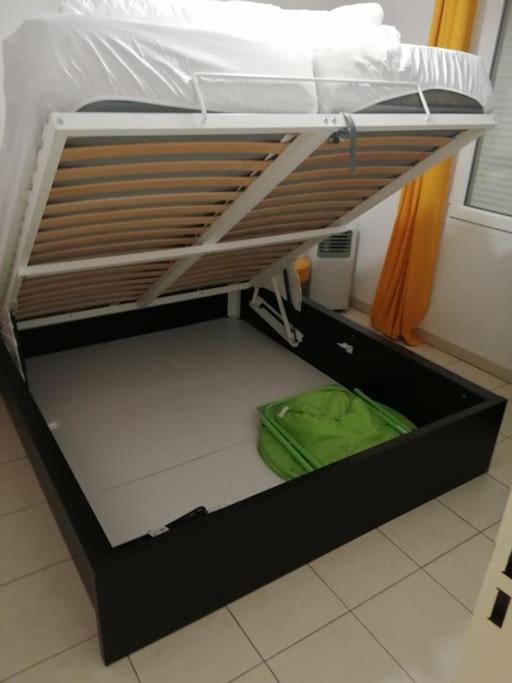 Le Soleil D Eugenie Appartement Dans Residence Avec Piscine Commune Pres De Carcassonne Olonzac Exteriör bild
