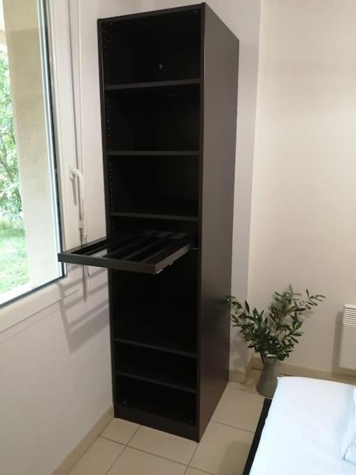 Le Soleil D Eugenie Appartement Dans Residence Avec Piscine Commune Pres De Carcassonne Olonzac Exteriör bild